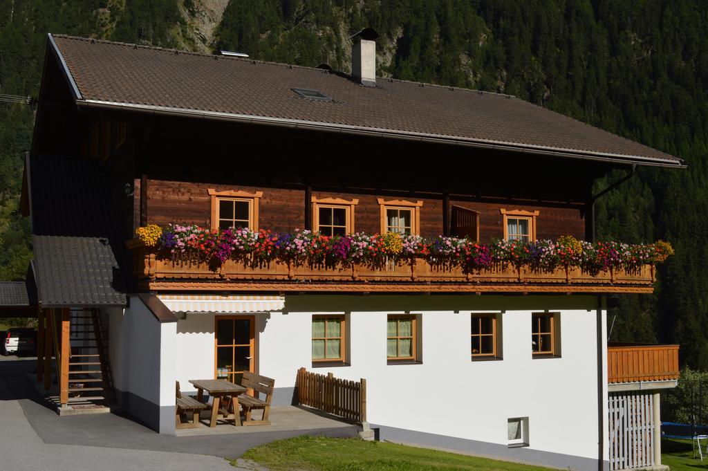 Ferienwohnungen Niederarnigerhof Familie Bauernfeind Kals am Grossglockner Exterior photo